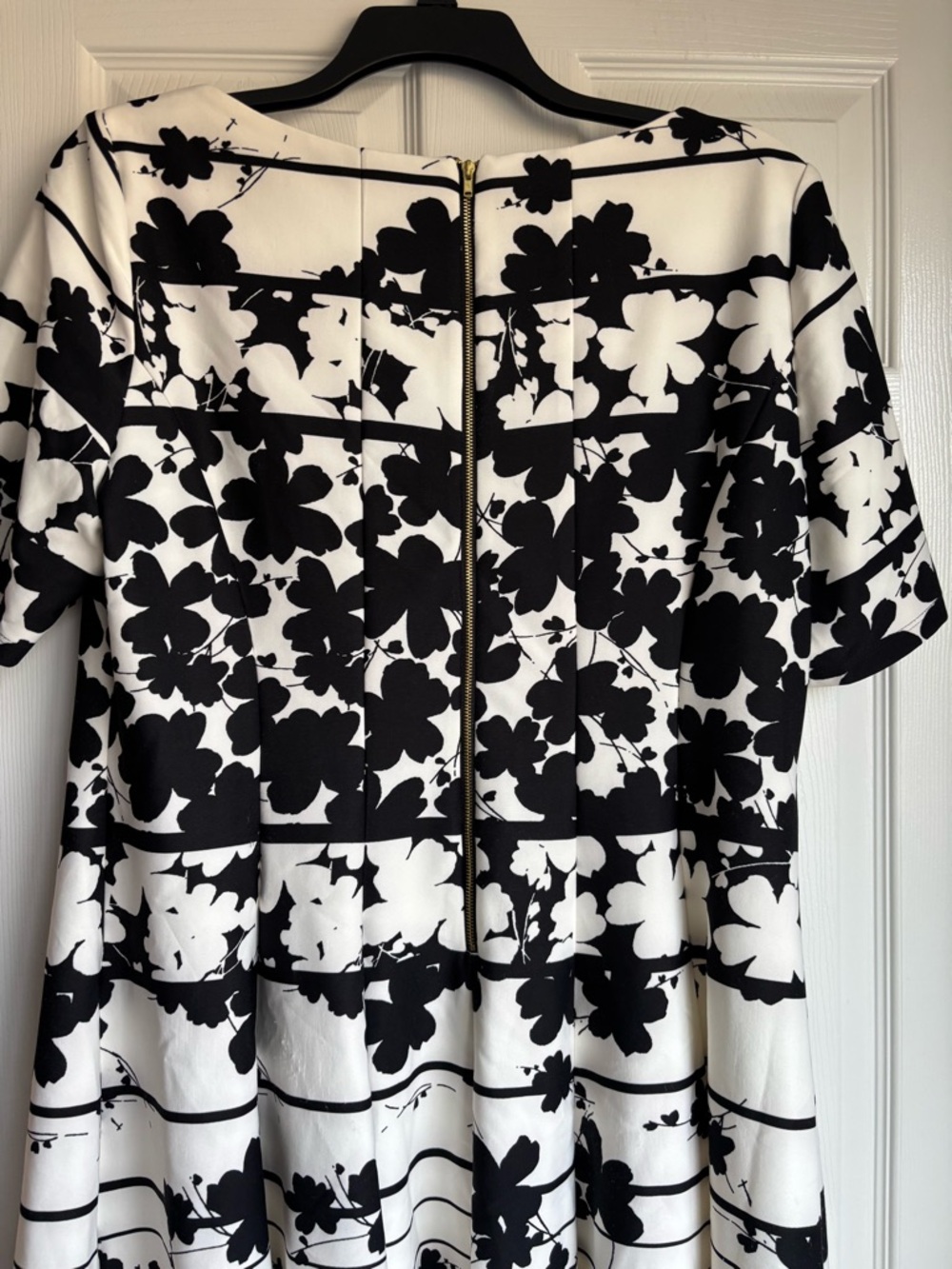 Julian Taylor Black and White Floral Striped Fit-and-Flare Mini Dress - Picture 5 of 7